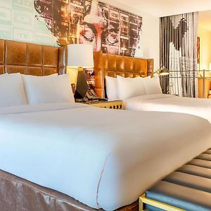Signature Queen Suite
